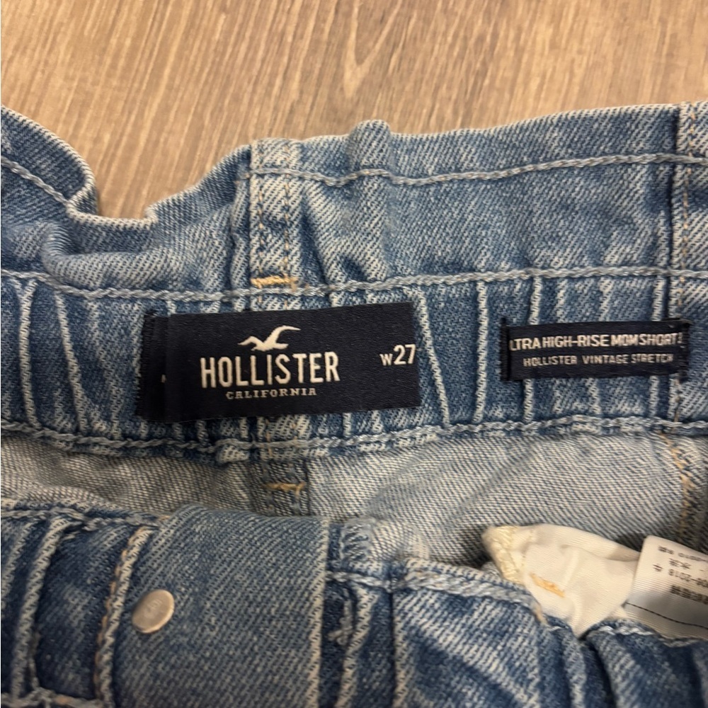 Hollister Ultra High Rise Mom Shorts‎ - Picture 3 of 3